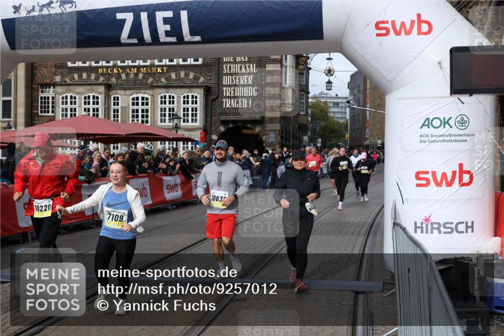 05.10.2025 - 20. swb-Marathon Bremen Yannick Fuchs http://msf.ph/oto/9257012 05.10.2025 11:16:15 Ziel 7109, 9640, 9679, 10220, 10635, 10831, 10846, 11331 meine-sportfotos.de