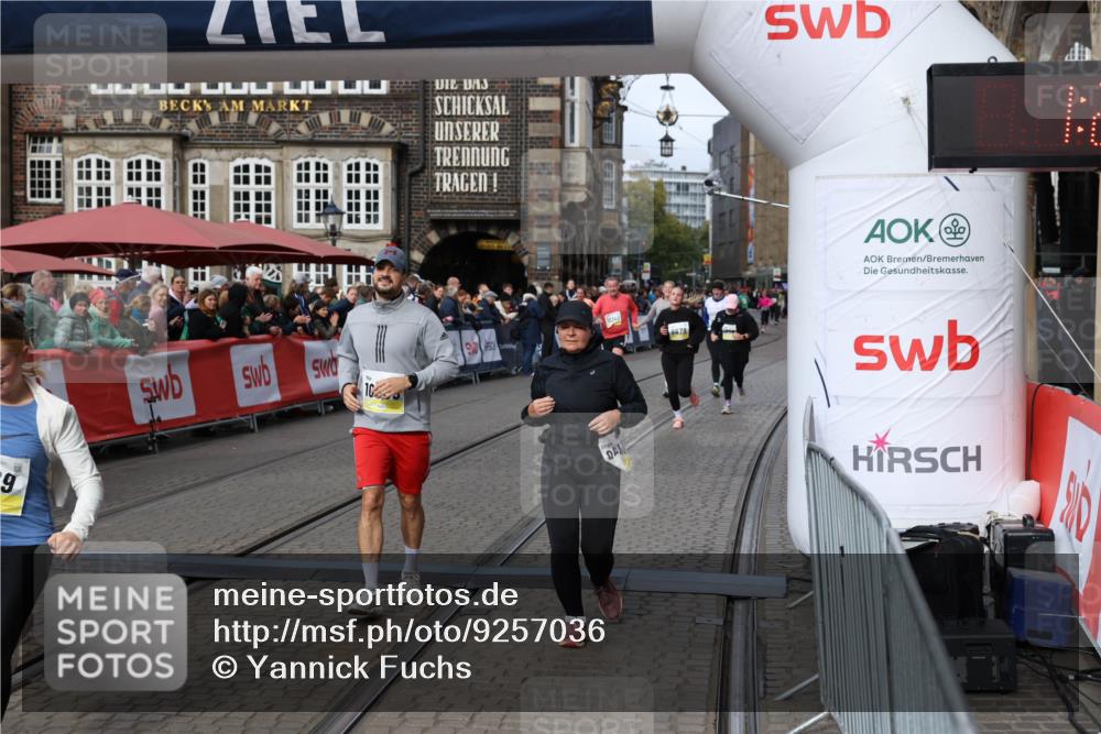 05.10.2025 - 20. swb-Marathon Bremen Yannick Fuchs http://msf.ph/oto/9257036 05.10.2025 11:16:16 Ziel 7109, 9640, 9679, 10220, 10564, 10635, 10831, 10846, 11331 meine-sportfotos.de