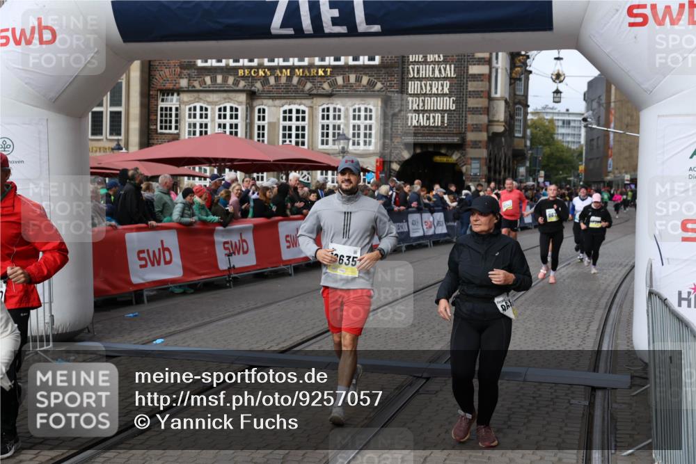 05.10.2025 - 20. swb-Marathon Bremen Yannick Fuchs http://msf.ph/oto/9257057 05.10.2025 11:16:16 Ziel 7109, 9640, 9679, 10220, 10564, 10635, 10831, 10846, 11331 meine-sportfotos.de