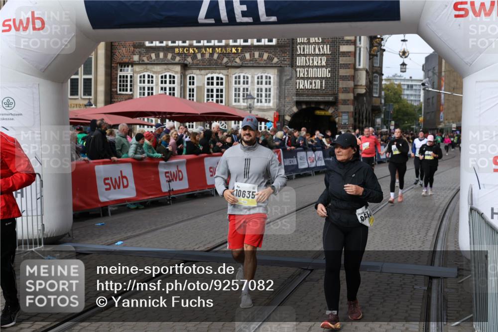 05.10.2025 - 20. swb-Marathon Bremen Yannick Fuchs http://msf.ph/oto/9257082 05.10.2025 11:16:16 Ziel 7109, 9640, 9679, 10220, 10564, 10635, 10831, 10846, 11331 meine-sportfotos.de