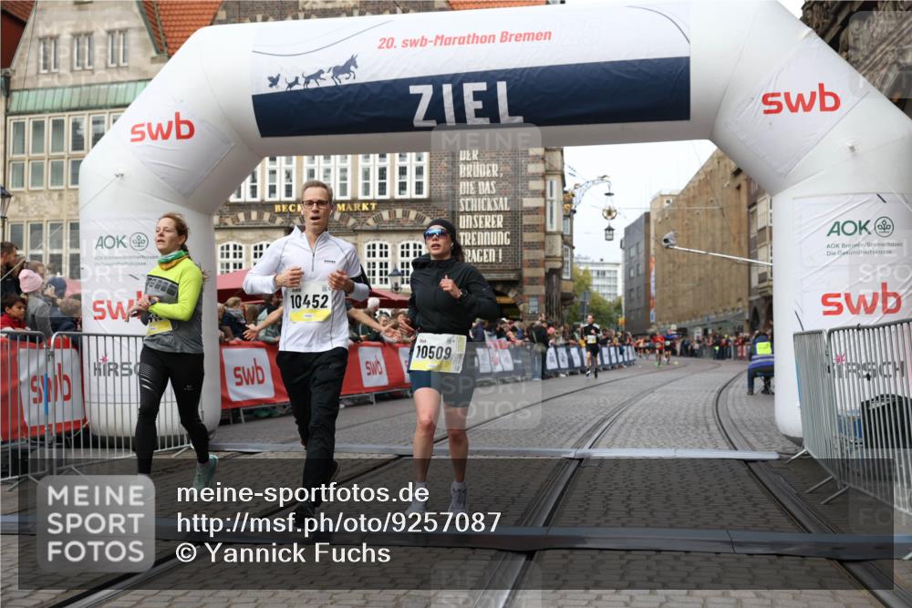05.10.2025 - 20. swb-Marathon Bremen Yannick Fuchs http://msf.ph/oto/9257087 05.10.2025 10:47:07 Ziel 9413, 10452, 10509, 10750, 10789, 11189 meine-sportfotos.de
