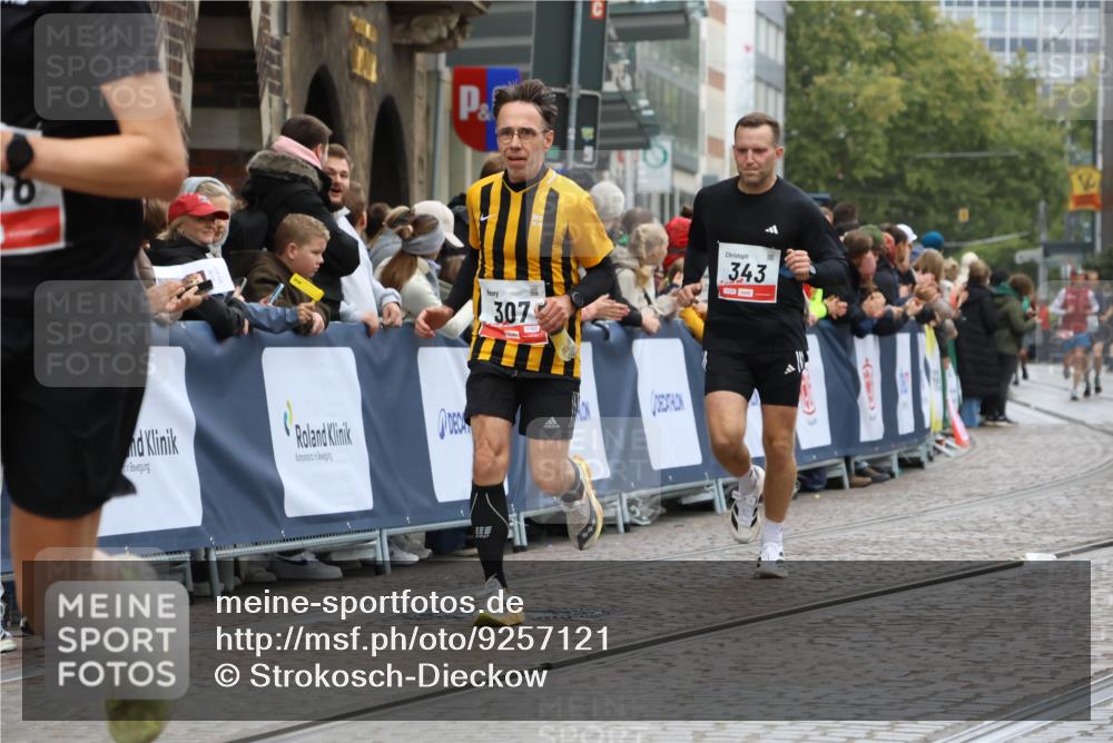 05.10.2025 - 20. swb-Marathon Bremen Strokosch-Dieckow http://msf.ph/oto/9257121 05.10.2025 12:54:42 Ziel 307, 343, 673, 1338, 1837 meine-sportfotos.de