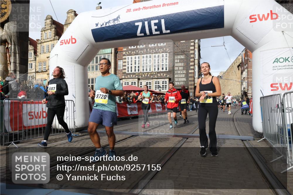 05.10.2025 - 20. swb-Marathon Bremen Yannick Fuchs http://msf.ph/oto/9257155 05.10.2025 10:55:45 Ziel 7165, 9195, 9197, 9492, 9720, 10107, 10195, 10262, 10475, 10745, 10755, 10757, 10909, 11081, 11197, 11588 meine-sportfotos.de