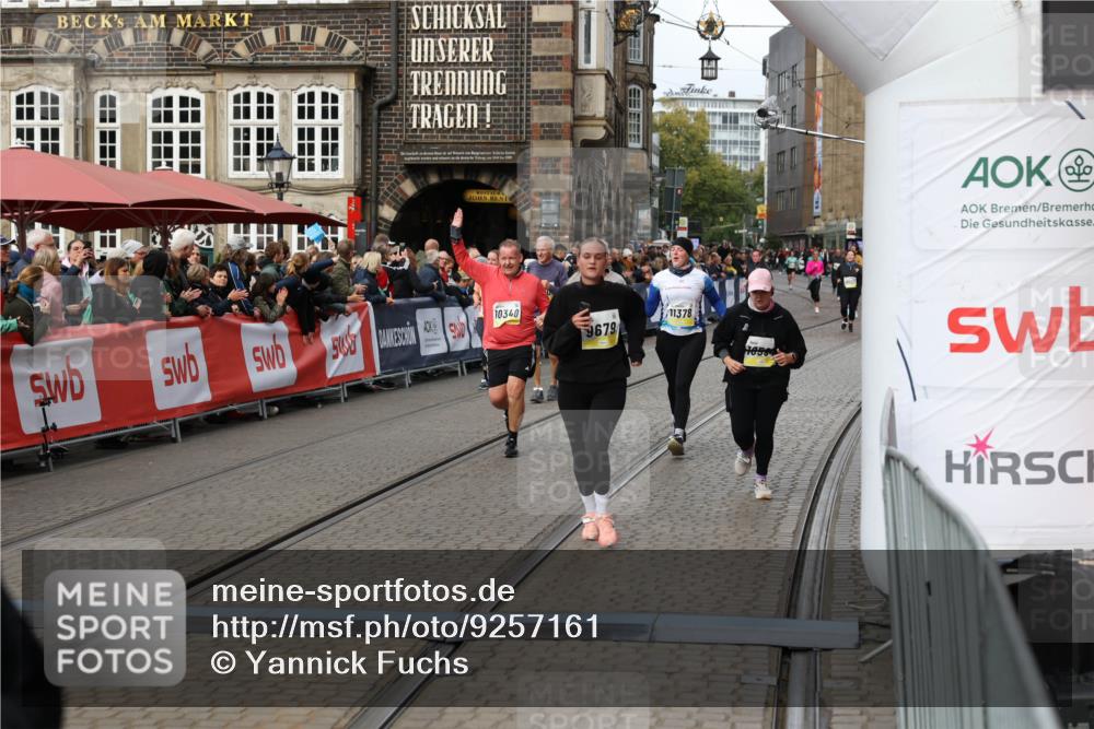 05.10.2025 - 20. swb-Marathon Bremen Yannick Fuchs http://msf.ph/oto/9257161 05.10.2025 11:16:18 Ziel 7109, 9640, 9679, 10220, 10339, 10340, 10564, 10635, 11331, 11378 meine-sportfotos.de