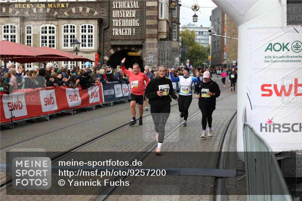 05.10.2025 - 20. swb-Marathon Bremen Yannick Fuchs http://msf.ph/oto/9257200 05.10.2025 11:16:18 Ziel 7109, 9640, 9679, 10220, 10339, 10340, 10564, 10635, 11331, 11378 meine-sportfotos.de