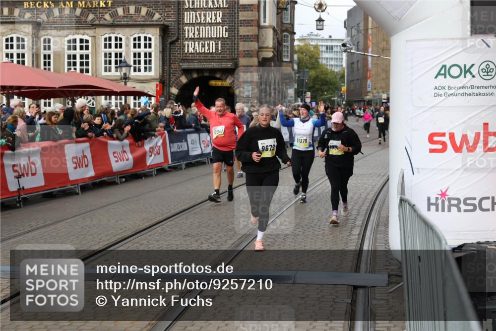05.10.2025 - 20. swb-Marathon Bremen Yannick Fuchs http://msf.ph/oto/9257210 05.10.2025 11:16:18 Ziel 7109, 9640, 9679, 10220, 10339, 10340, 10564, 10635, 11331, 11378 meine-sportfotos.de