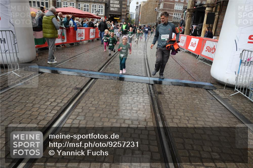05.10.2025 - 20. swb-Marathon Bremen Yannick Fuchs http://msf.ph/oto/9257231 05.10.2025 15:22:54 Ziel  meine-sportfotos.de