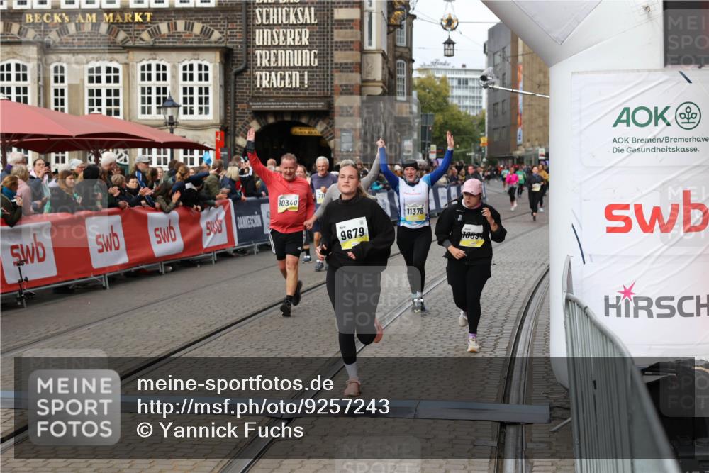 05.10.2025 - 20. swb-Marathon Bremen Yannick Fuchs http://msf.ph/oto/9257243 05.10.2025 11:16:19 Ziel 7109, 9640, 9679, 10220, 10339, 10340, 10564, 10635, 11331, 11378 meine-sportfotos.de