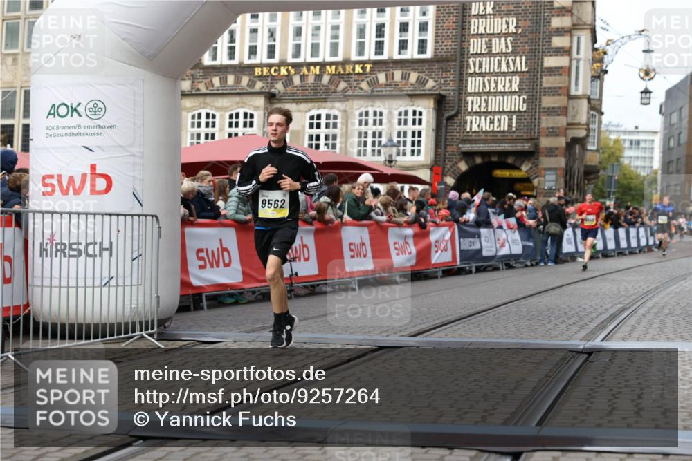 05.10.2025 - 20. swb-Marathon Bremen Yannick Fuchs http://msf.ph/oto/9257264 05.10.2025 10:47:12 Ziel 9413, 9562, 10452, 10509, 10789 meine-sportfotos.de