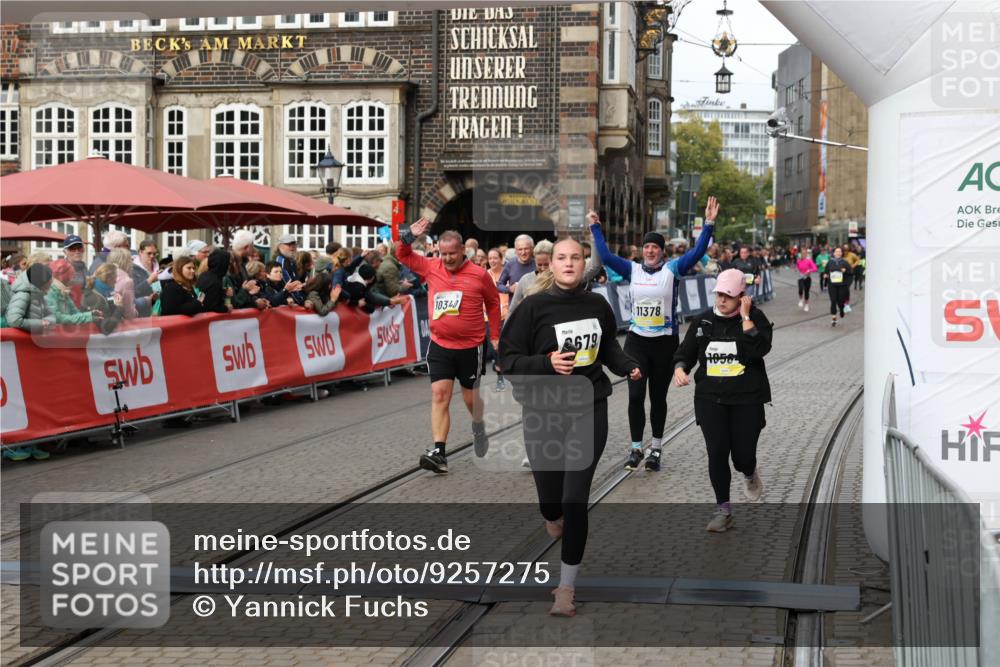 05.10.2025 - 20. swb-Marathon Bremen Yannick Fuchs http://msf.ph/oto/9257275 05.10.2025 11:16:19 Ziel 7109, 9640, 9679, 10220, 10339, 10340, 10564, 10635, 11331, 11378 meine-sportfotos.de