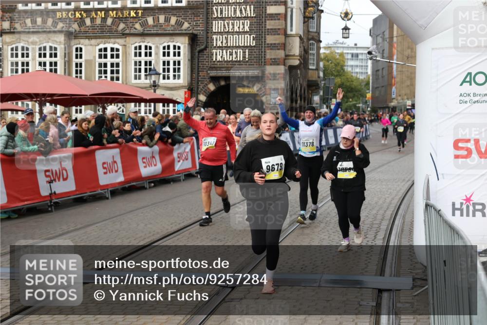 05.10.2025 - 20. swb-Marathon Bremen Yannick Fuchs http://msf.ph/oto/9257284 05.10.2025 11:16:19 Ziel 7109, 9640, 9679, 10220, 10339, 10340, 10564, 10635, 11331, 11378 meine-sportfotos.de