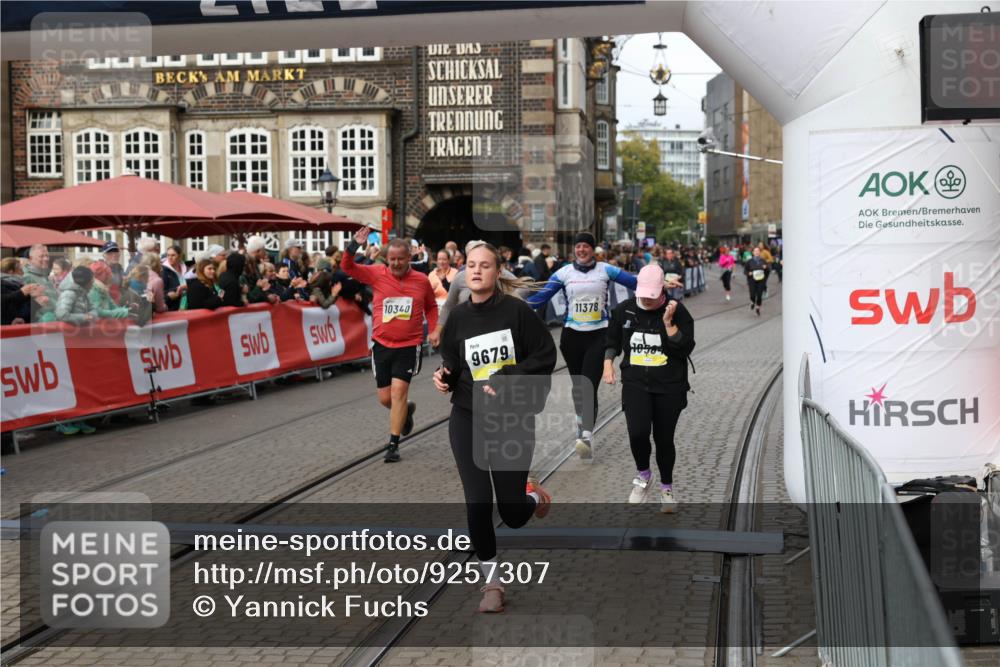 05.10.2025 - 20. swb-Marathon Bremen Yannick Fuchs http://msf.ph/oto/9257307 05.10.2025 11:16:20 Ziel 7109, 9640, 9679, 10220, 10339, 10340, 10564, 10635, 11247, 11331, 11378 meine-sportfotos.de