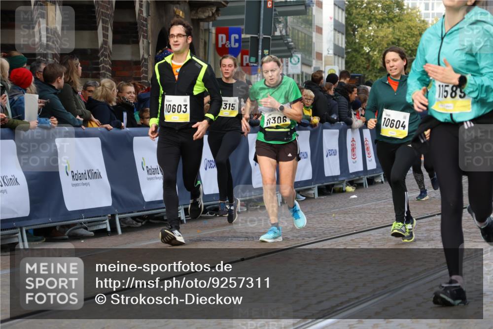 05.10.2025 - 20. swb-Marathon Bremen Strokosch-Dieckow http://msf.ph/oto/9257311 05.10.2025 11:03:43 Ziel 9315, 10238, 10297, 10478, 10603, 10604, 10711, 10713, 11039, 11306, 11589 meine-sportfotos.de