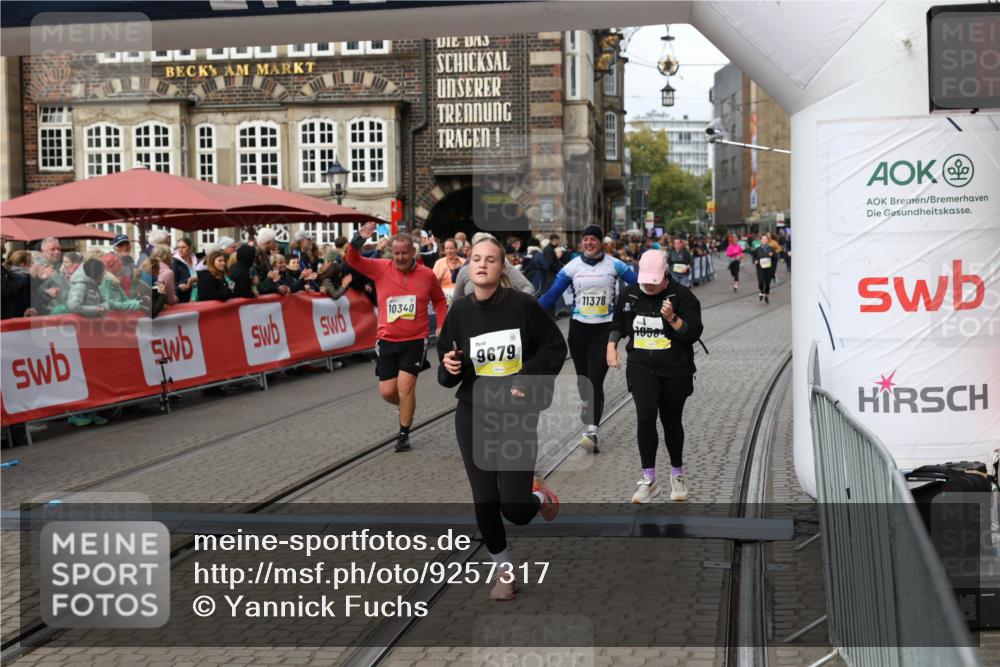 05.10.2025 - 20. swb-Marathon Bremen Yannick Fuchs http://msf.ph/oto/9257317 05.10.2025 11:16:20 Ziel 7109, 9640, 9679, 10220, 10339, 10340, 10564, 10635, 11247, 11331, 11378 meine-sportfotos.de