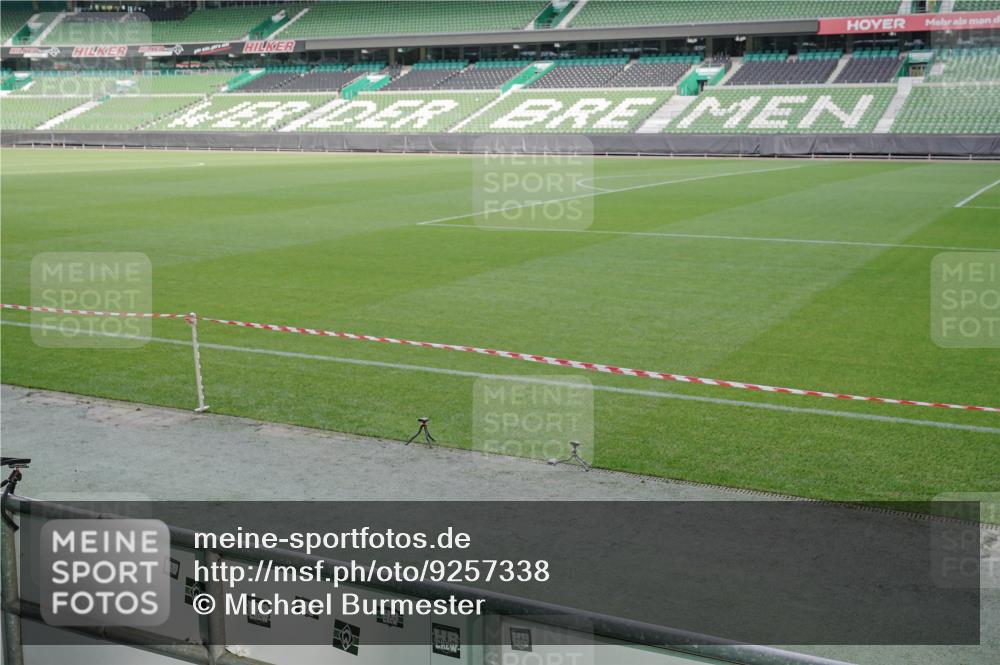 05.10.2025 - 20. swb-Marathon Bremen Michael Burmester http://msf.ph/oto/9257338 05.10.2025 10:45:00 Laufen im Stadion 7007, 7109, 7110, 8476, 9012, 9242, 9264, 9303, 9342, 9441, 9479, 9567, 9572, 9631, 9667, 9756, 9767, 9768, 9899, 9948, 9970, 10000, 10114, 10115, 10190, 10273, 10282, 10292, 10339, 10340, 10379, 10622, 10647, 10665, 10671, 10752, 10808, 10842, 10846, 10957, 10984, 11060, 11072, 11085, 11117, 11118, 11139, 11252, 11264, 11293, 11367, 11375, 11378, 11385, 11407, 11448, 11544, 11557, 11568, 11635, 8844, 9373, 9374, 9453, 10355, 10364, 11252, 11318, 11560 meine-sportfotos.de