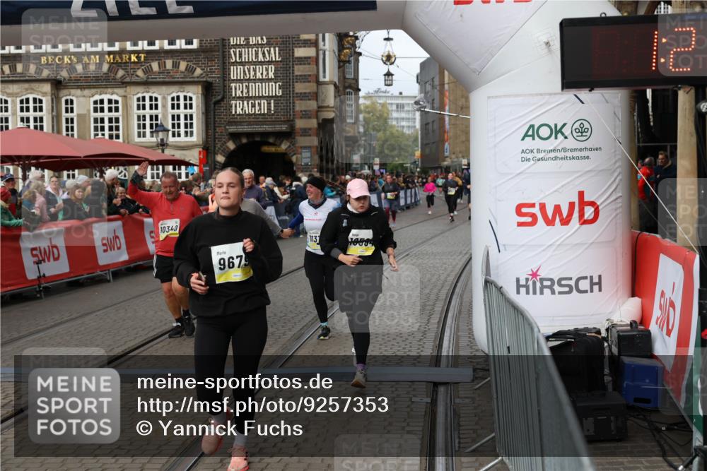 05.10.2025 - 20. swb-Marathon Bremen Yannick Fuchs http://msf.ph/oto/9257353 05.10.2025 11:16:20 Ziel 7109, 9640, 9679, 10220, 10339, 10340, 10564, 10635, 11247, 11331, 11378 meine-sportfotos.de
