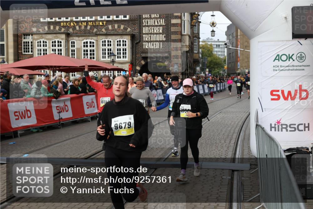 05.10.2025 - 20. swb-Marathon Bremen Yannick Fuchs http://msf.ph/oto/9257361 05.10.2025 11:16:20 Ziel 7109, 9640, 9679, 10220, 10339, 10340, 10564, 10635, 11247, 11331, 11378 meine-sportfotos.de