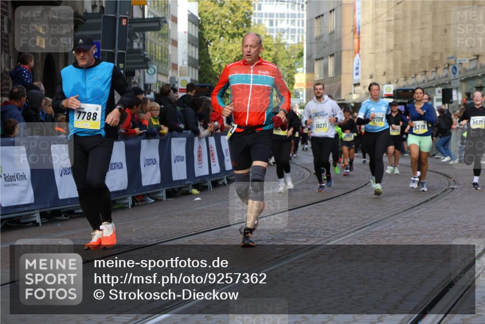 05.10.2025 - 20. swb-Marathon Bremen Strokosch-Dieckow http://msf.ph/oto/9257362 05.10.2025 11:03:50 Ziel 7788, 9241, 9379, 9571, 10106, 10238, 10265, 10271, 11039, 11272, 11306 meine-sportfotos.de