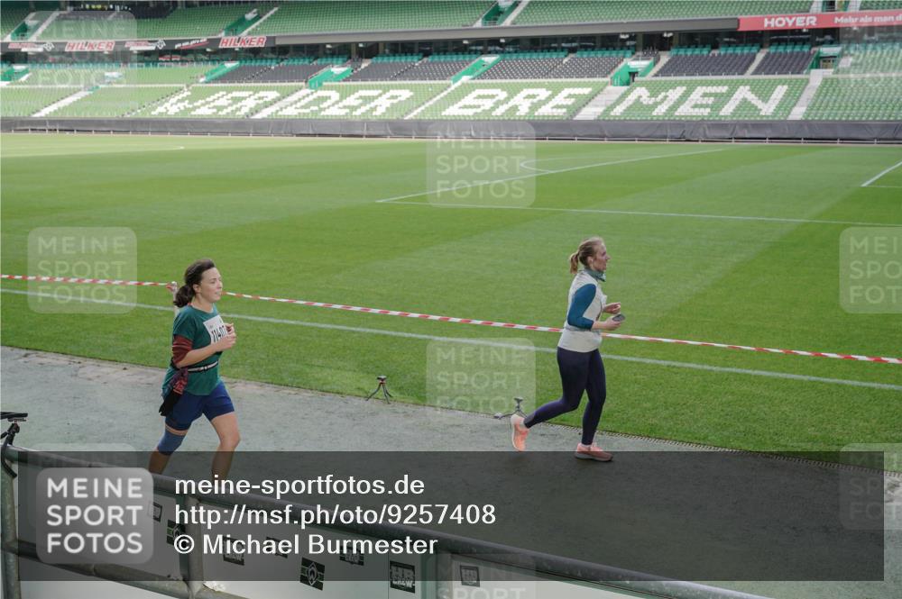 05.10.2025 - 20. swb-Marathon Bremen Michael Burmester http://msf.ph/oto/9257408 05.10.2025 10:45:05 Laufen im Stadion 7007, 7109, 7110, 8476, 9012, 9242, 9264, 9303, 9342, 9441, 9479, 9567, 9631, 9667, 9756, 9767, 9768, 9899, 9948, 9970, 10000, 10114, 10115, 10190, 10273, 10282, 10292, 10339, 10340, 10379, 10622, 10647, 10665, 10671, 10752, 10808, 10842, 10846, 10957, 10984, 11060, 11072, 11085, 11117, 11118, 11139, 11264, 11293, 11367, 11375, 11378, 11385, 11407, 11448, 11541, 11544, 11557, 11568, 11635, 8844, 9453, 9572, 10355, 10364, 10665, 11252, 11318, 11560 meine-sportfotos.de