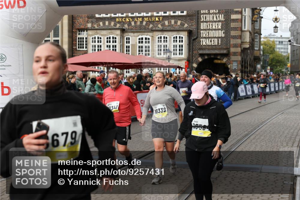 05.10.2025 - 20. swb-Marathon Bremen Yannick Fuchs http://msf.ph/oto/9257431 05.10.2025 11:16:22 Ziel 7110, 9640, 9679, 10339, 10340, 10564, 10635, 11247, 11378 meine-sportfotos.de