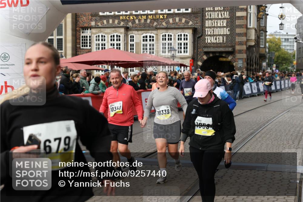 05.10.2025 - 20. swb-Marathon Bremen Yannick Fuchs http://msf.ph/oto/9257440 05.10.2025 11:16:22 Ziel 7110, 9640, 9679, 10339, 10340, 10564, 10635, 11247, 11378 meine-sportfotos.de