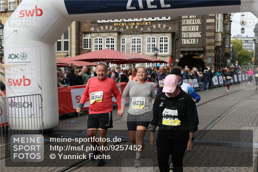 05.10.2025 - 20. swb-Marathon Bremen Yannick Fuchs http://msf.ph/oto/9257452 05.10.2025 11:16:22 Ziel 7110, 9640, 9679, 10339, 10340, 10564, 10635, 11247, 11378 meine-sportfotos.de