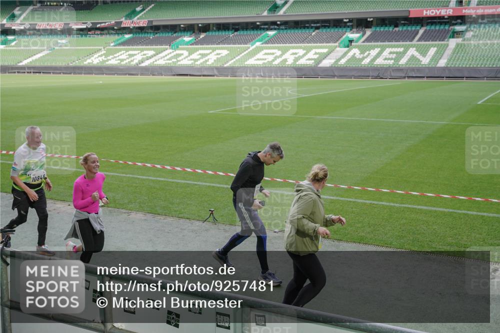 05.10.2025 - 20. swb-Marathon Bremen Michael Burmester http://msf.ph/oto/9257481 05.10.2025 10:45:09 Laufen im Stadion 7007, 7109, 7110, 8476, 9012, 9242, 9264, 9303, 9342, 9441, 9567, 9631, 9756, 9767, 9768, 9899, 9948, 9970, 10000, 10114, 10115, 10190, 10273, 10282, 10292, 10339, 10340, 10379, 10622, 10647, 10671, 10728, 10752, 10808, 10842, 10846, 10957, 11060, 11085, 11117, 11118, 11139, 11264, 11293, 11367, 11375, 11378, 11385, 11407, 11448, 11541, 11544, 11557, 7007, 8844, 9303, 9479, 9572, 9667, 10355, 10364, 10665, 10984, 11072, 11252, 11318, 11448, 11560 meine-sportfotos.de