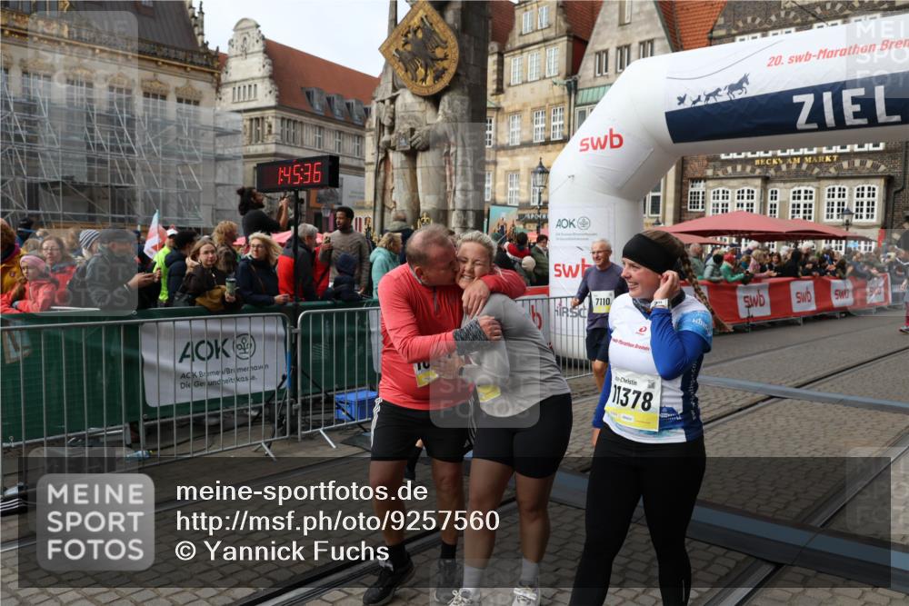 05.10.2025 - 20. swb-Marathon Bremen Yannick Fuchs http://msf.ph/oto/9257560 05.10.2025 11:16:26 Ziel 7110, 10339, 10340, 10564, 11029, 11247, 11378 meine-sportfotos.de