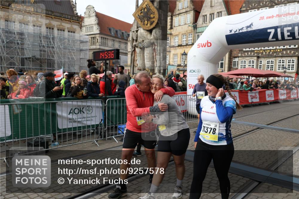 05.10.2025 - 20. swb-Marathon Bremen Yannick Fuchs http://msf.ph/oto/9257578 05.10.2025 11:16:26 Ziel 7110, 10339, 10340, 10564, 11029, 11247, 11378 meine-sportfotos.de