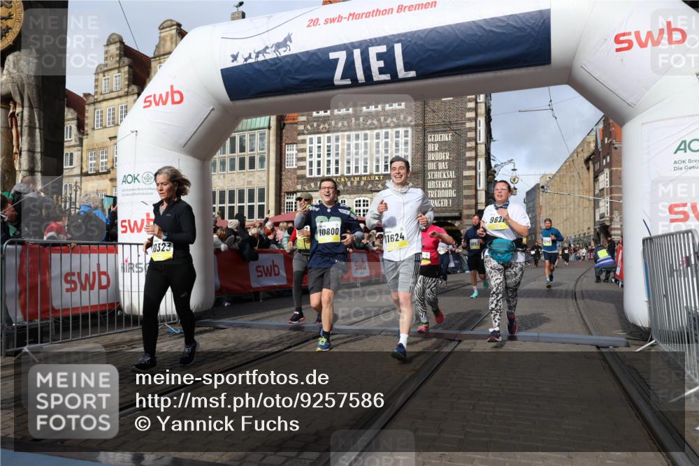 05.10.2025 - 20. swb-Marathon Bremen Yannick Fuchs http://msf.ph/oto/9257586 05.10.2025 10:55:53 Ziel 9195, 9197, 9521, 9621, 9882, 10088, 10253, 10287, 10323, 10385, 10475, 10653, 10800, 10909, 11081, 11249, 11586, 11624 meine-sportfotos.de