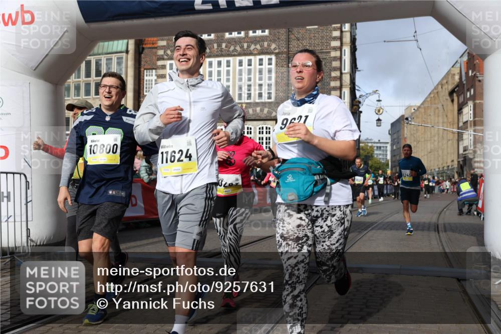 05.10.2025 - 20. swb-Marathon Bremen Yannick Fuchs http://msf.ph/oto/9257631 05.10.2025 10:55:53 Ziel 9195, 9197, 9521, 9621, 9882, 10088, 10253, 10287, 10323, 10385, 10475, 10653, 10800, 10909, 11081, 11249, 11586, 11624 meine-sportfotos.de