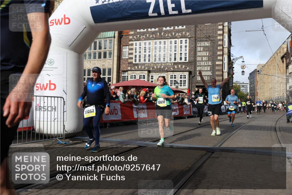 05.10.2025 - 20. swb-Marathon Bremen Yannick Fuchs http://msf.ph/oto/9257647 05.10.2025 10:55:59 Ziel 7147, 9521, 9621, 9882, 10253, 10287, 10385, 10610, 10653, 10654, 10800, 11052, 11249, 11439, 11624 meine-sportfotos.de