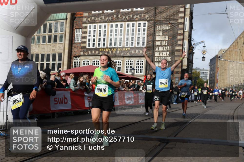 05.10.2025 - 20. swb-Marathon Bremen Yannick Fuchs http://msf.ph/oto/9257710 05.10.2025 10:56:00 Ziel 7147, 9521, 9871, 10253, 10385, 10610, 10653, 10654, 11052, 11249, 11439 meine-sportfotos.de