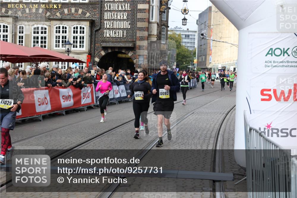 05.10.2025 - 20. swb-Marathon Bremen Yannick Fuchs http://msf.ph/oto/9257731 05.10.2025 11:16:29 Ziel 7110, 10023, 10083, 10379, 10450, 11029, 11247 meine-sportfotos.de