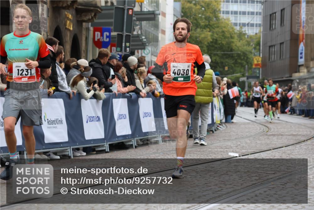05.10.2025 - 20. swb-Marathon Bremen Strokosch-Dieckow http://msf.ph/oto/9257732 05.10.2025 12:55:06 Ziel 1231, 2151, 4030, 4807 meine-sportfotos.de