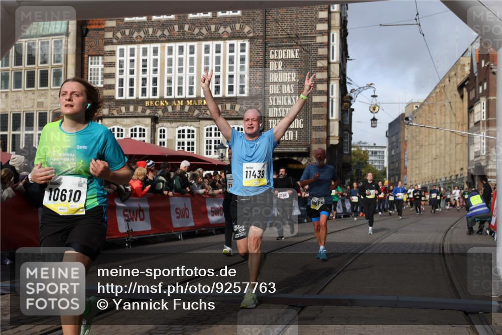 05.10.2025 - 20. swb-Marathon Bremen Yannick Fuchs http://msf.ph/oto/9257763 05.10.2025 10:56:01 Ziel 7147, 9521, 9871, 10253, 10385, 10610, 10653, 10654, 10921, 11052, 11249, 11439 meine-sportfotos.de