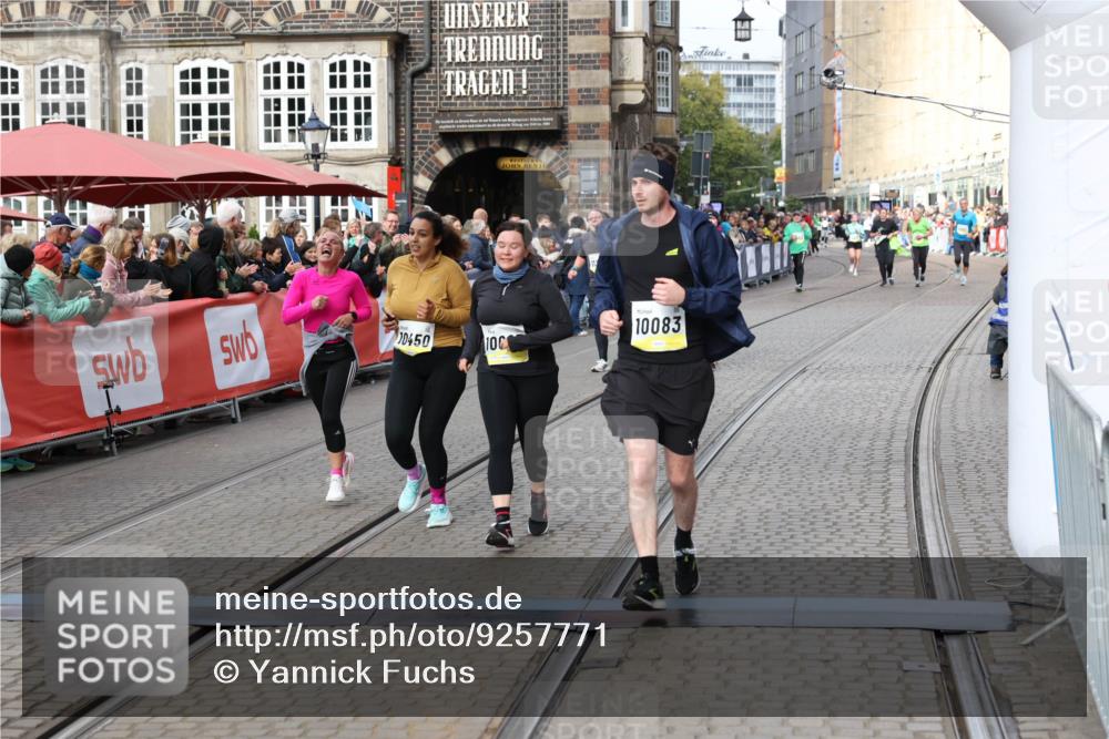 05.10.2025 - 20. swb-Marathon Bremen Yannick Fuchs http://msf.ph/oto/9257771 05.10.2025 11:16:30 Ziel 7110, 10023, 10083, 10379, 10450, 11029, 11247 meine-sportfotos.de