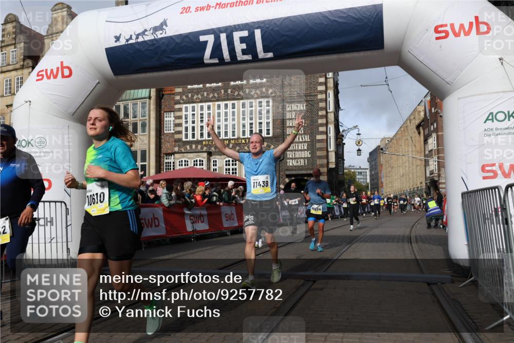 05.10.2025 - 20. swb-Marathon Bremen Yannick Fuchs http://msf.ph/oto/9257782 05.10.2025 10:56:01 Ziel 7147, 9521, 9871, 10253, 10385, 10610, 10653, 10654, 10921, 11052, 11249, 11439 meine-sportfotos.de