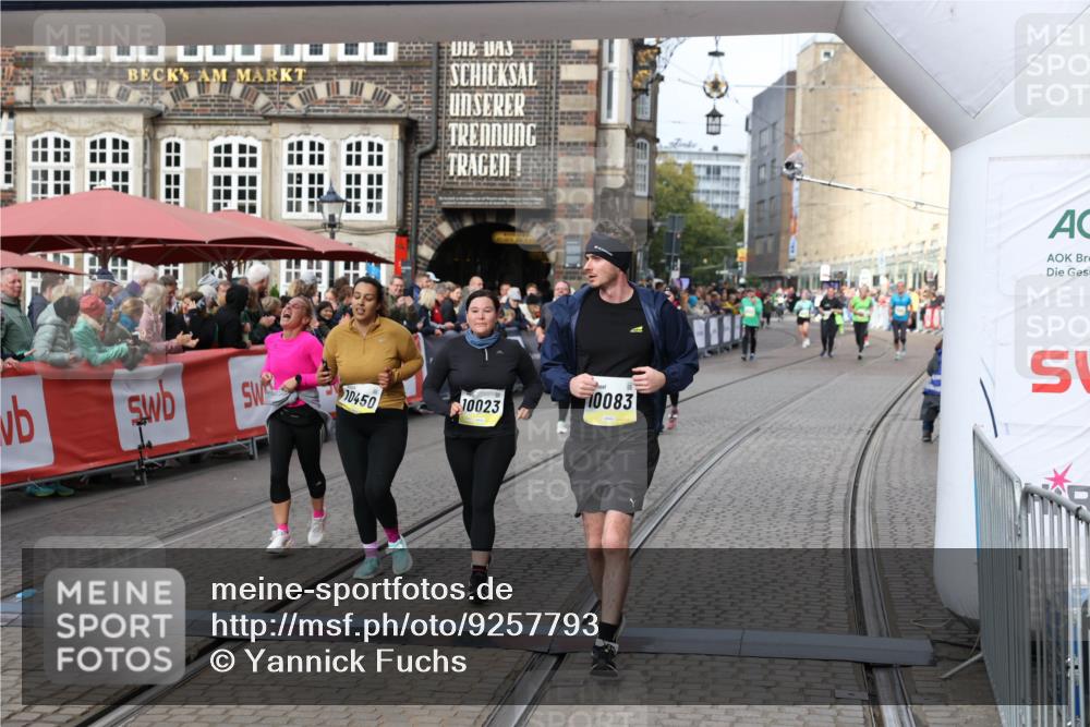 05.10.2025 - 20. swb-Marathon Bremen Yannick Fuchs http://msf.ph/oto/9257793 05.10.2025 11:16:31 Ziel 7110, 10023, 10083, 10379, 10450, 11029, 11358 meine-sportfotos.de