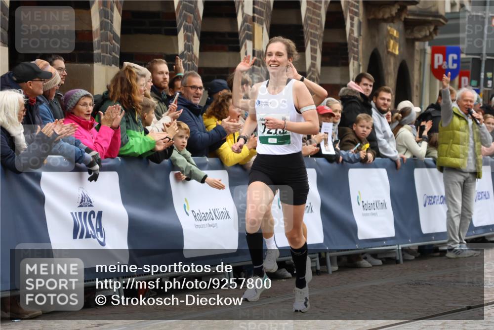 05.10.2025 - 20. swb-Marathon Bremen Strokosch-Dieckow http://msf.ph/oto/9257800 05.10.2025 12:55:17 Ziel 235, 474, 2132, 6444, 7213, 7883 meine-sportfotos.de