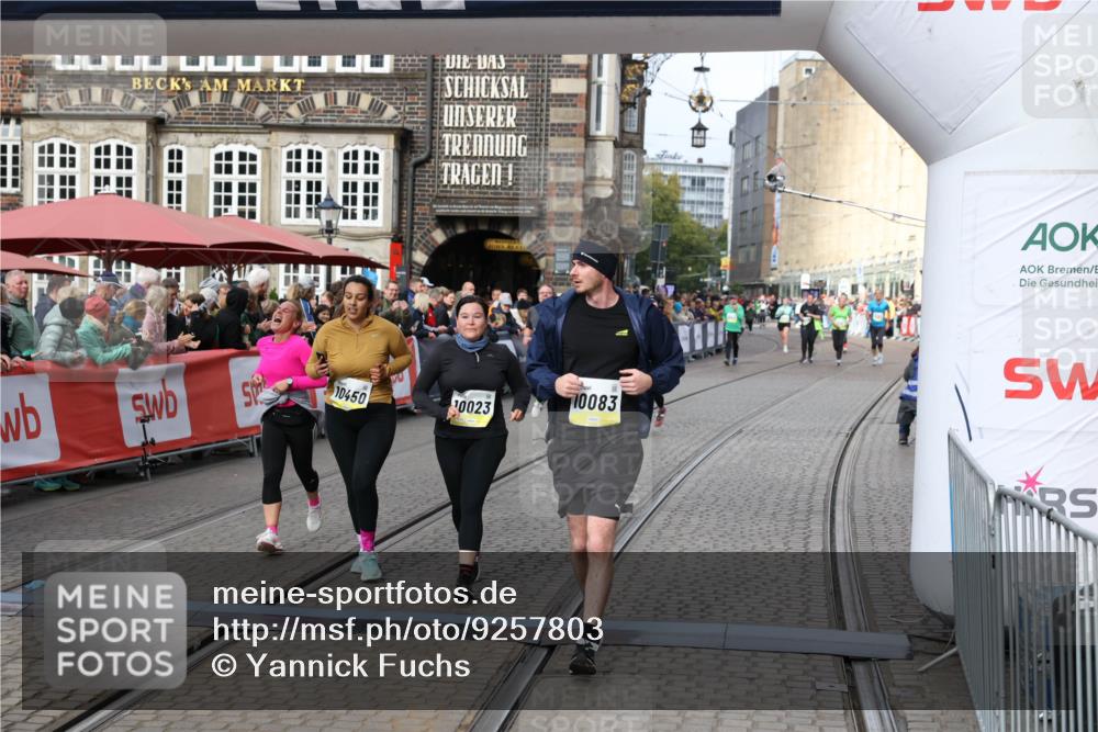 05.10.2025 - 20. swb-Marathon Bremen Yannick Fuchs http://msf.ph/oto/9257803 05.10.2025 11:16:31 Ziel 7110, 10023, 10083, 10379, 10450, 11029, 11358 meine-sportfotos.de