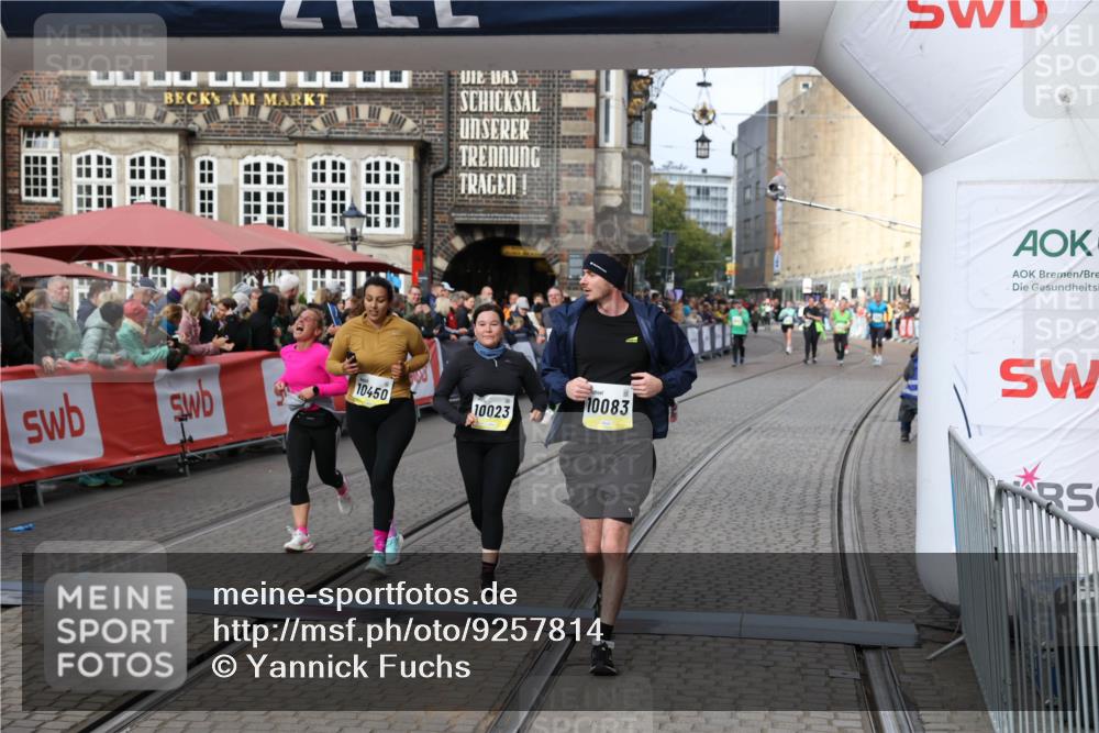 05.10.2025 - 20. swb-Marathon Bremen Yannick Fuchs http://msf.ph/oto/9257814 05.10.2025 11:16:31 Ziel 7110, 10023, 10083, 10379, 10450, 11029, 11358 meine-sportfotos.de