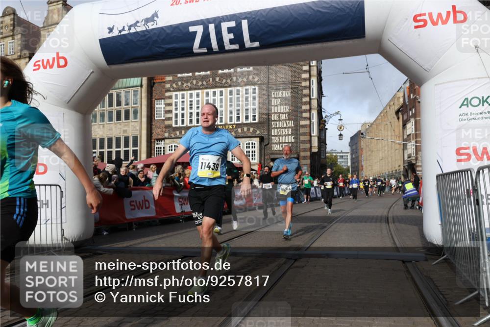 05.10.2025 - 20. swb-Marathon Bremen Yannick Fuchs http://msf.ph/oto/9257817 05.10.2025 10:56:01 Ziel 7147, 9521, 9871, 10253, 10385, 10610, 10653, 10654, 10921, 11052, 11249, 11439 meine-sportfotos.de
