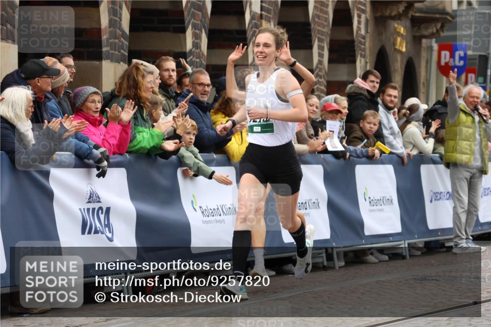 05.10.2025 - 20. swb-Marathon Bremen Strokosch-Dieckow http://msf.ph/oto/9257820 05.10.2025 12:55:17 Ziel 235, 474, 2132, 6444, 7213, 7883 meine-sportfotos.de