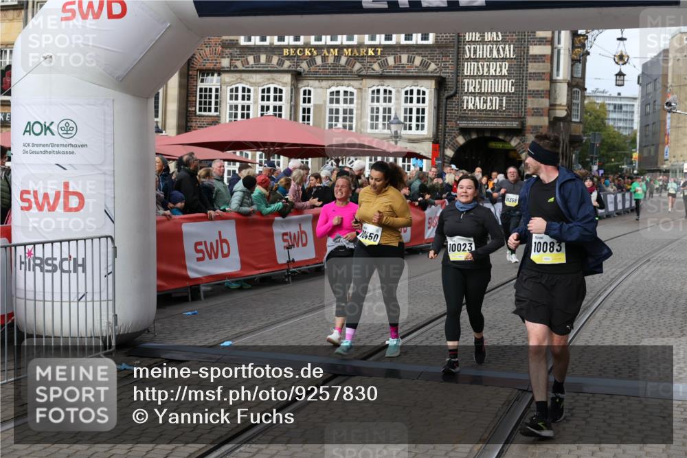 05.10.2025 - 20. swb-Marathon Bremen Yannick Fuchs http://msf.ph/oto/9257830 05.10.2025 11:16:31 Ziel 7110, 10023, 10083, 10379, 10450, 11029, 11358 meine-sportfotos.de