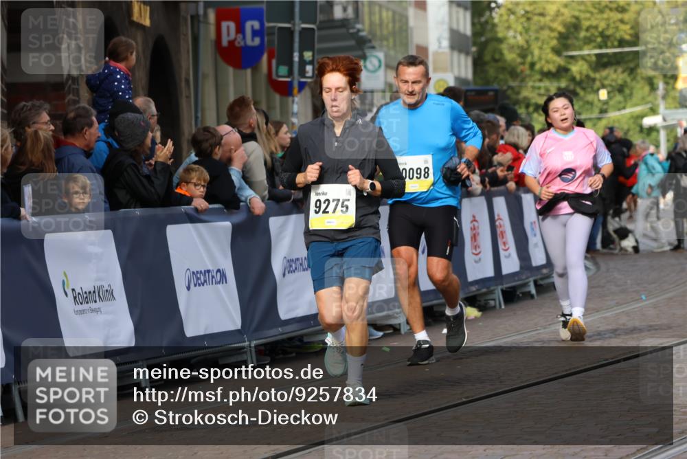 05.10.2025 - 20. swb-Marathon Bremen Strokosch-Dieckow http://msf.ph/oto/9257834 05.10.2025 11:04:06 Ziel 7123, 7789, 9275, 9398, 10098, 10205, 10551, 10853, 11001, 11077, 11102, 11611, 11685 meine-sportfotos.de
