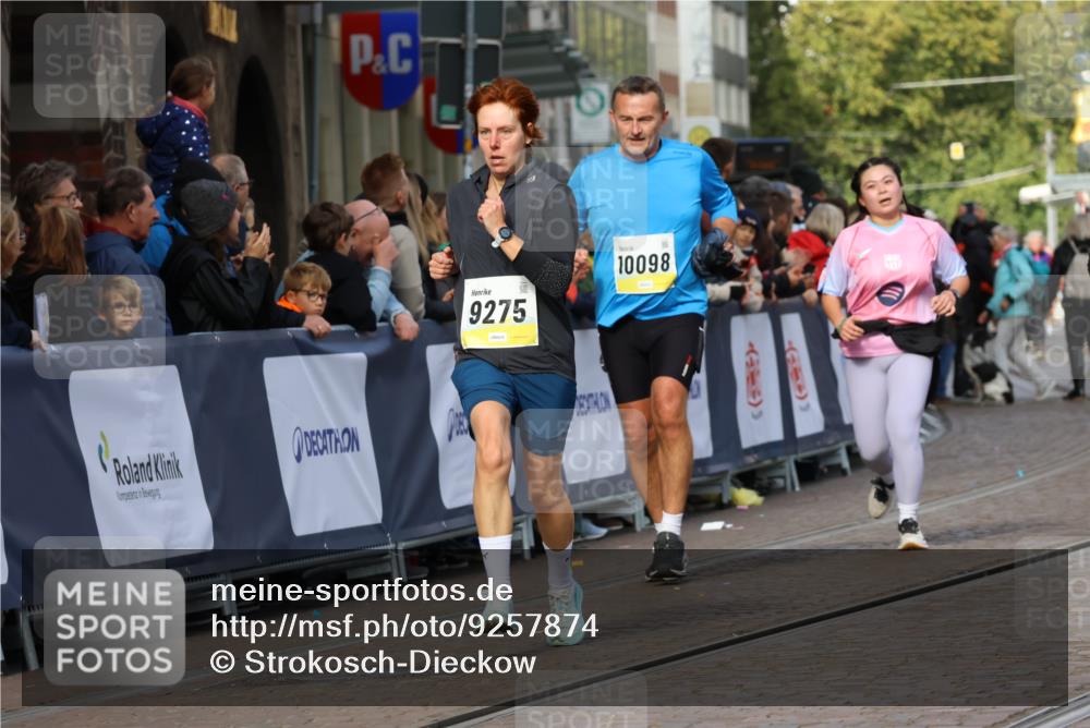 05.10.2025 - 20. swb-Marathon Bremen Strokosch-Dieckow http://msf.ph/oto/9257874 05.10.2025 11:04:06 Ziel 7123, 7789, 9275, 9398, 10098, 10205, 10551, 10853, 11001, 11077, 11102, 11611, 11685 meine-sportfotos.de