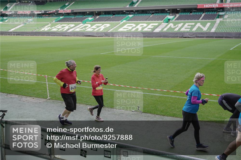 05.10.2025 - 20. swb-Marathon Bremen Michael Burmester http://msf.ph/oto/9257888 05.10.2025 10:45:24 Laufen im Stadion 7109, 7110, 8476, 9203, 9242, 9264, 9342, 9441, 9567, 9756, 9767, 9768, 9948, 9970, 10000, 10114, 10115, 10186, 10190, 10201, 10282, 10292, 10339, 10340, 10379, 10472, 10602, 10622, 10647, 10671, 10728, 10752, 10808, 10842, 10846, 10957, 11020, 11029, 11060, 11068, 11085, 11117, 11118, 11139, 11264, 11367, 11375, 11378, 11407, 11541, 11557, 7007, 9012, 9303, 9479, 9572, 9631, 9667, 9899, 10273, 10665, 10984, 11072, 11293, 11385, 11448, 11544 meine-sportfotos.de