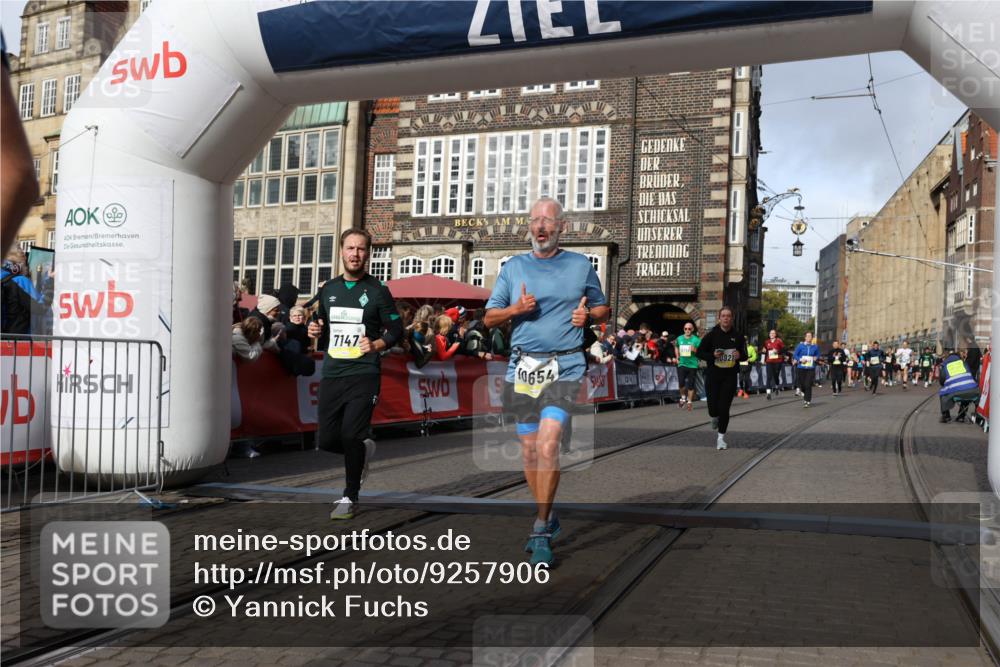 05.10.2025 - 20. swb-Marathon Bremen Yannick Fuchs http://msf.ph/oto/9257906 05.10.2025 10:56:03 Ziel 7147, 9521, 9871, 10610, 10654, 10758, 10921, 11052, 11439 meine-sportfotos.de