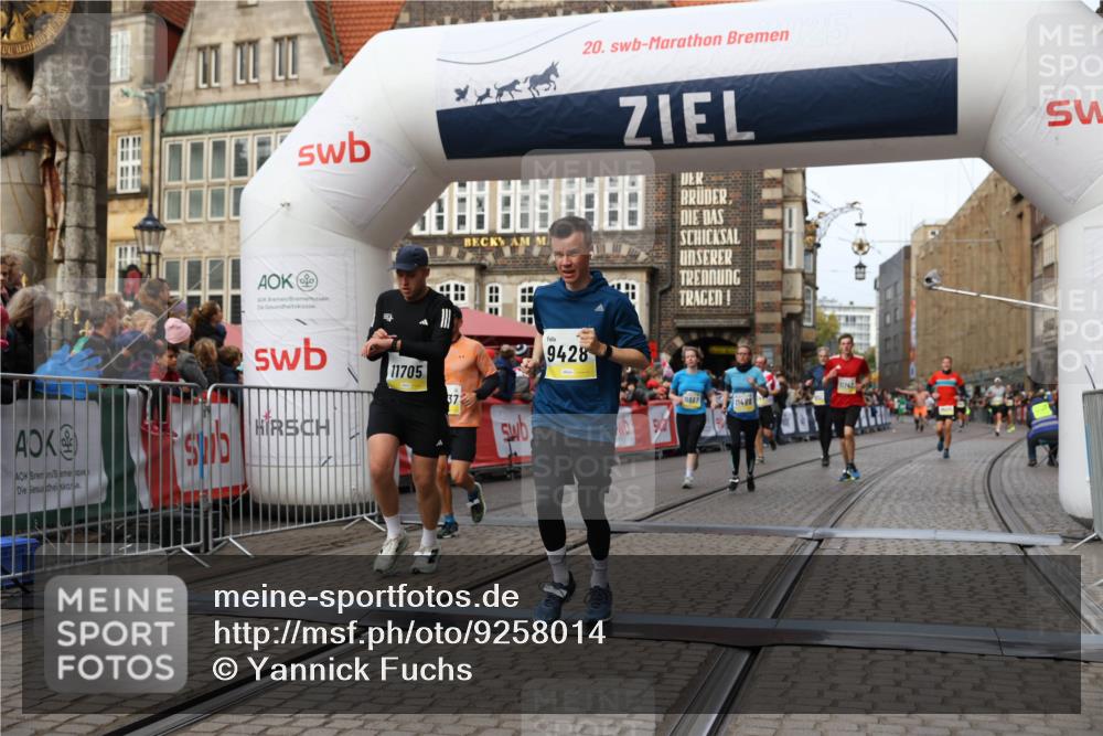 05.10.2025 - 20. swb-Marathon Bremen Yannick Fuchs http://msf.ph/oto/9258014 05.10.2025 10:47:31 Ziel 9244, 9428, 9670, 10637, 10667, 10951, 11498, 11705, 11742 meine-sportfotos.de